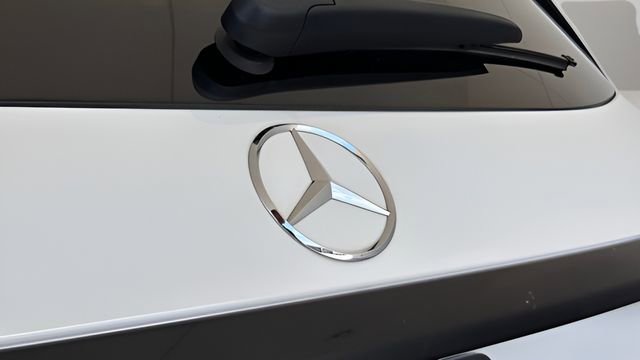 Used 2024 Mercedes-Benz GLC 300 4MATIC image 18