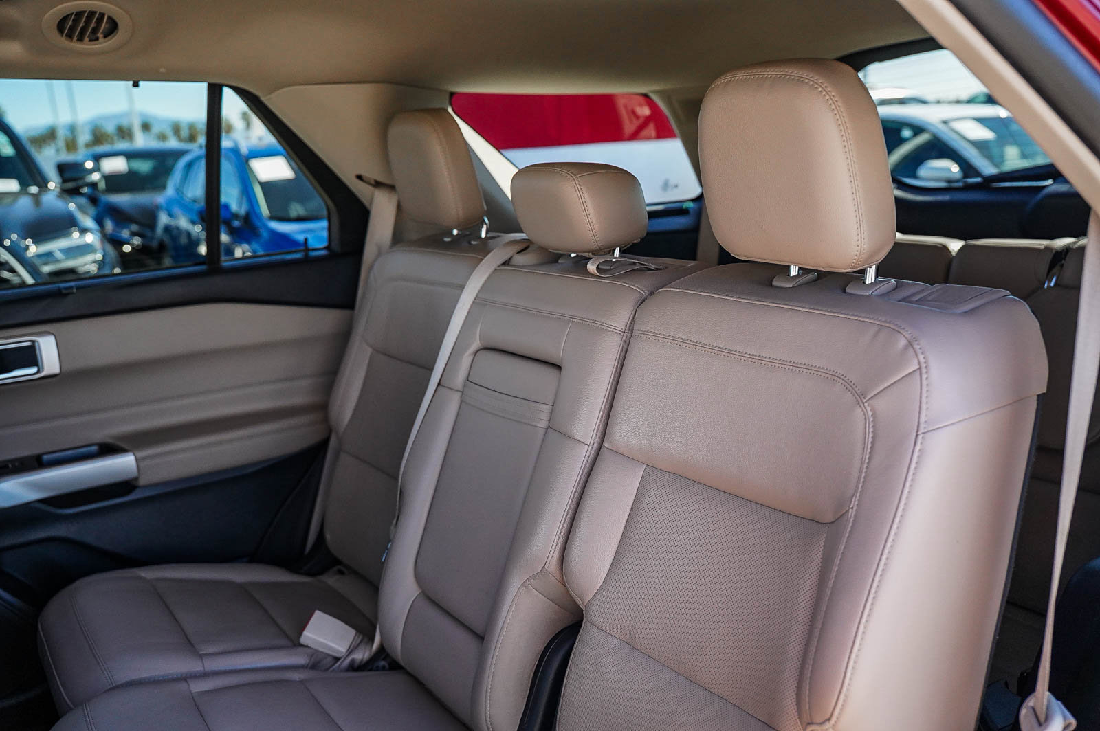 Used 2023 Ford Explorer Limited image 19