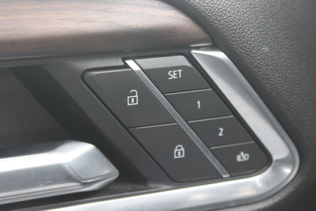 Used 2025 GMC Sierra 1500 SLT AWD/4WD image 40