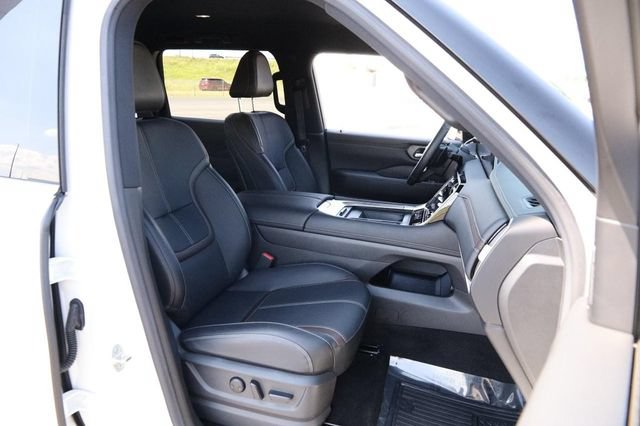 Used 2025 Nissan Armada SL w/ Captain's Chari Seat Package AWD/4WD image 30