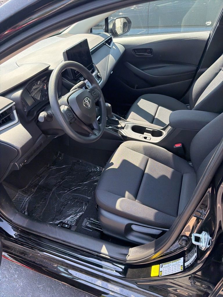 Used 2024 Toyota Corolla LE FWD image 5