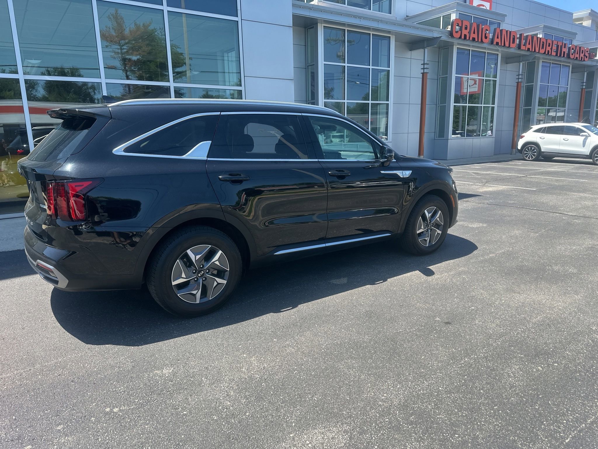 Used 2021 Kia Sorento S FWD image 3