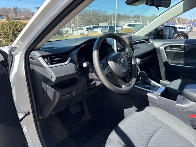 Used 2025 Toyota RAV4 LE image 23