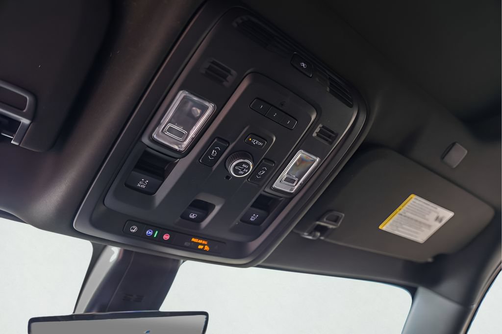 Used 2021 GMC Yukon Denali w/ Advanced Technology Package RWD image 24
