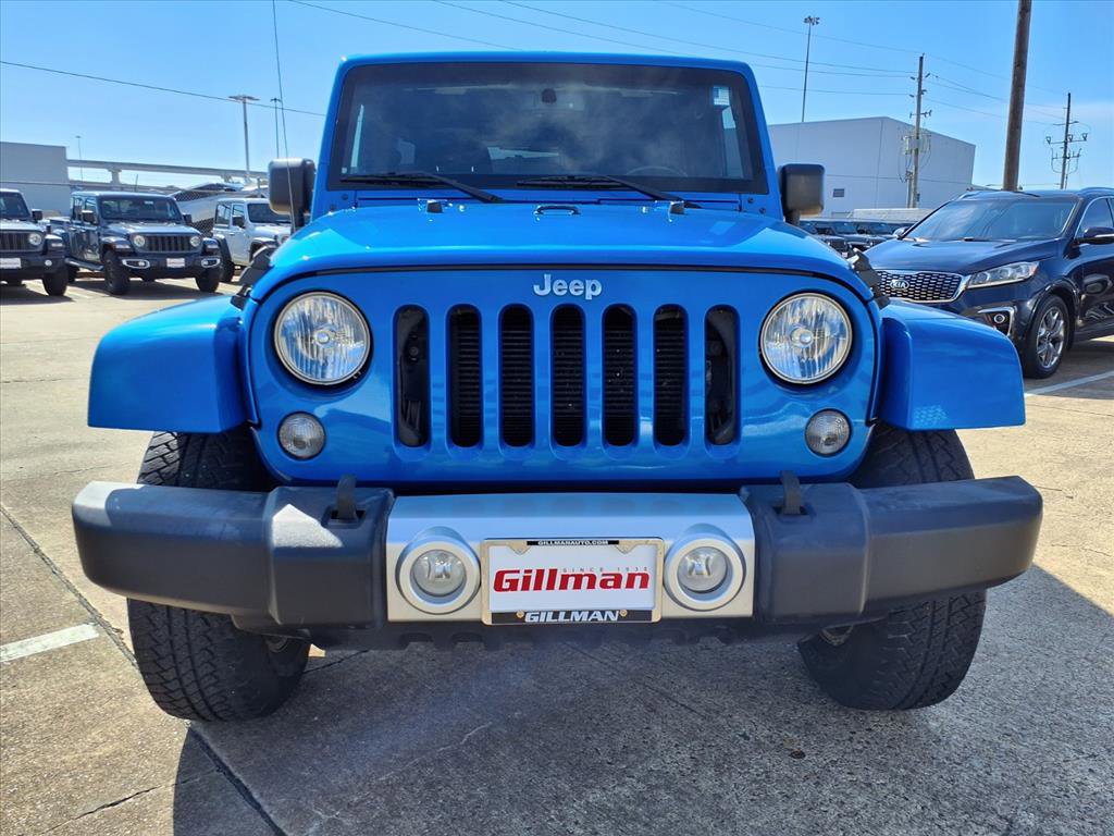 Used 2015 Jeep Wrangler Unlimited Sahara w/ Connectivity Group image 19