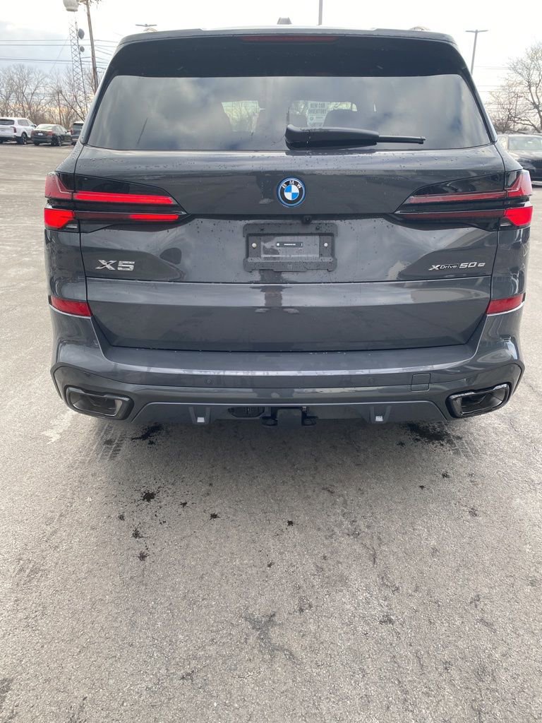 Used 2026 BMW X5 xDrive50e w/ M Sport Package image 7