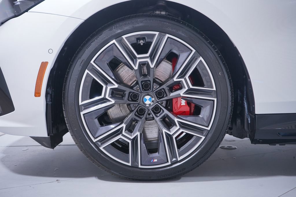 Used 2026 BMW i5 eDrive40 image 2