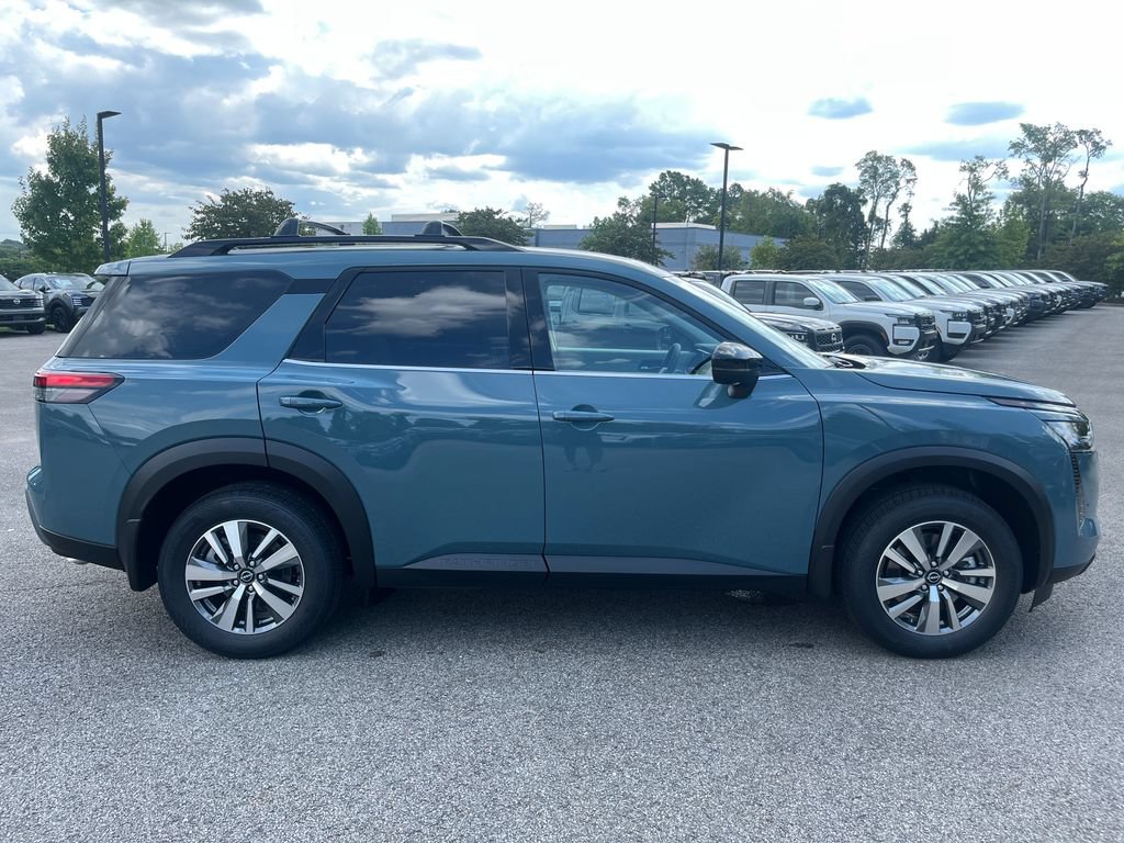 New 2026 Nissan Pathfinder SL FWD image 8