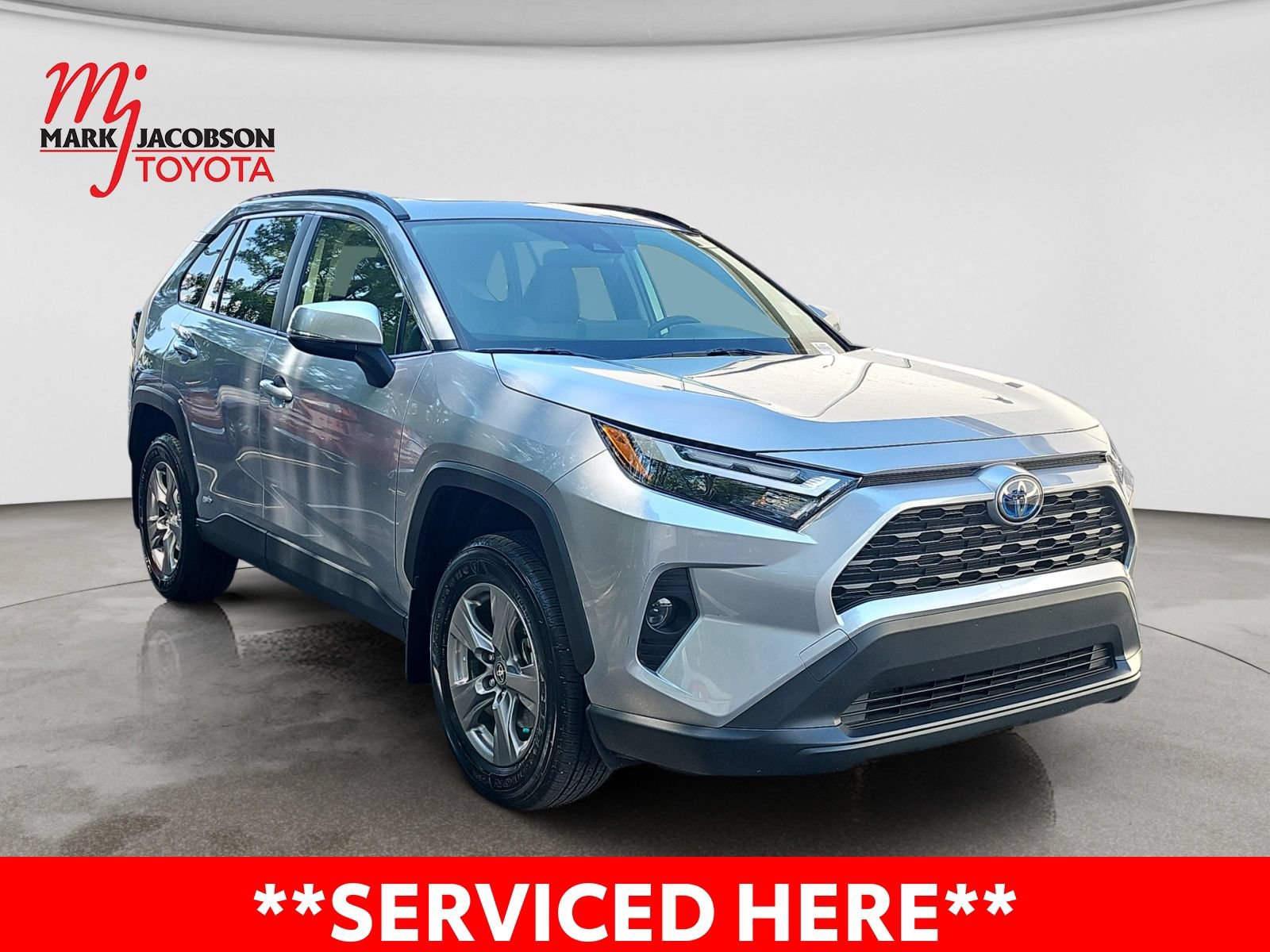 Used 2024 Toyota RAV4 XLE w/ Convenience Package AWD/4WD image 5