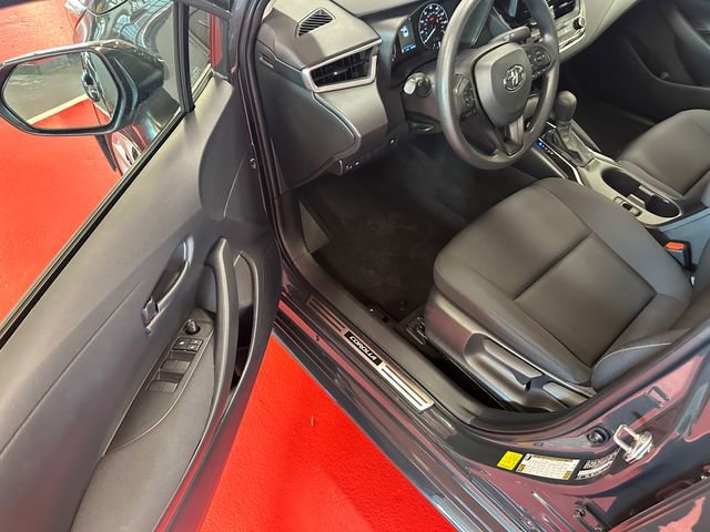 Certified 2025 Toyota Corolla LE FWD image 9