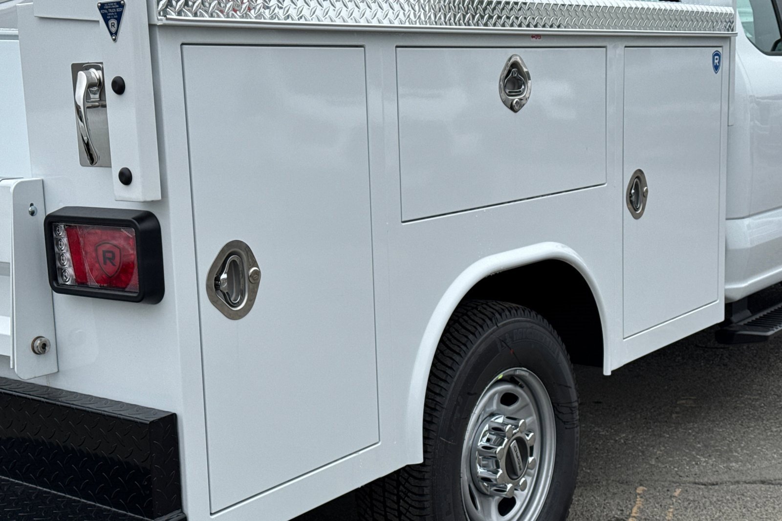 New 2026 Ford F250 XL w/ XL Chrome Package image 20