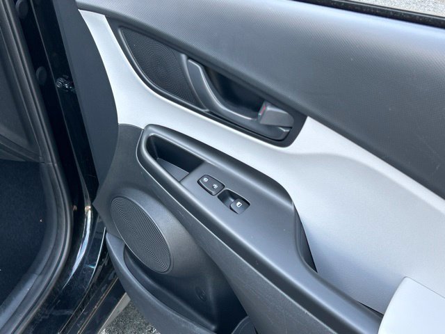 Used 2022 Hyundai Kona SEL AWD/4WD image 25
