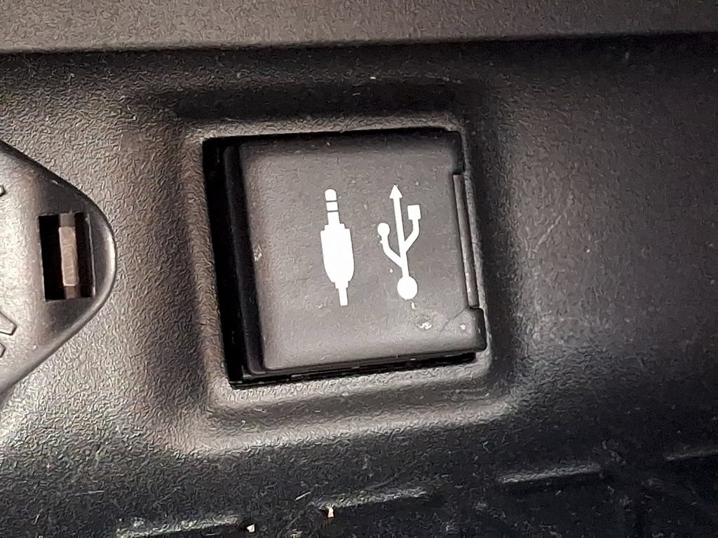 Used 2019 Toyota RAV4 LE w/ All Weather Liner Package AWD/4WD image 23