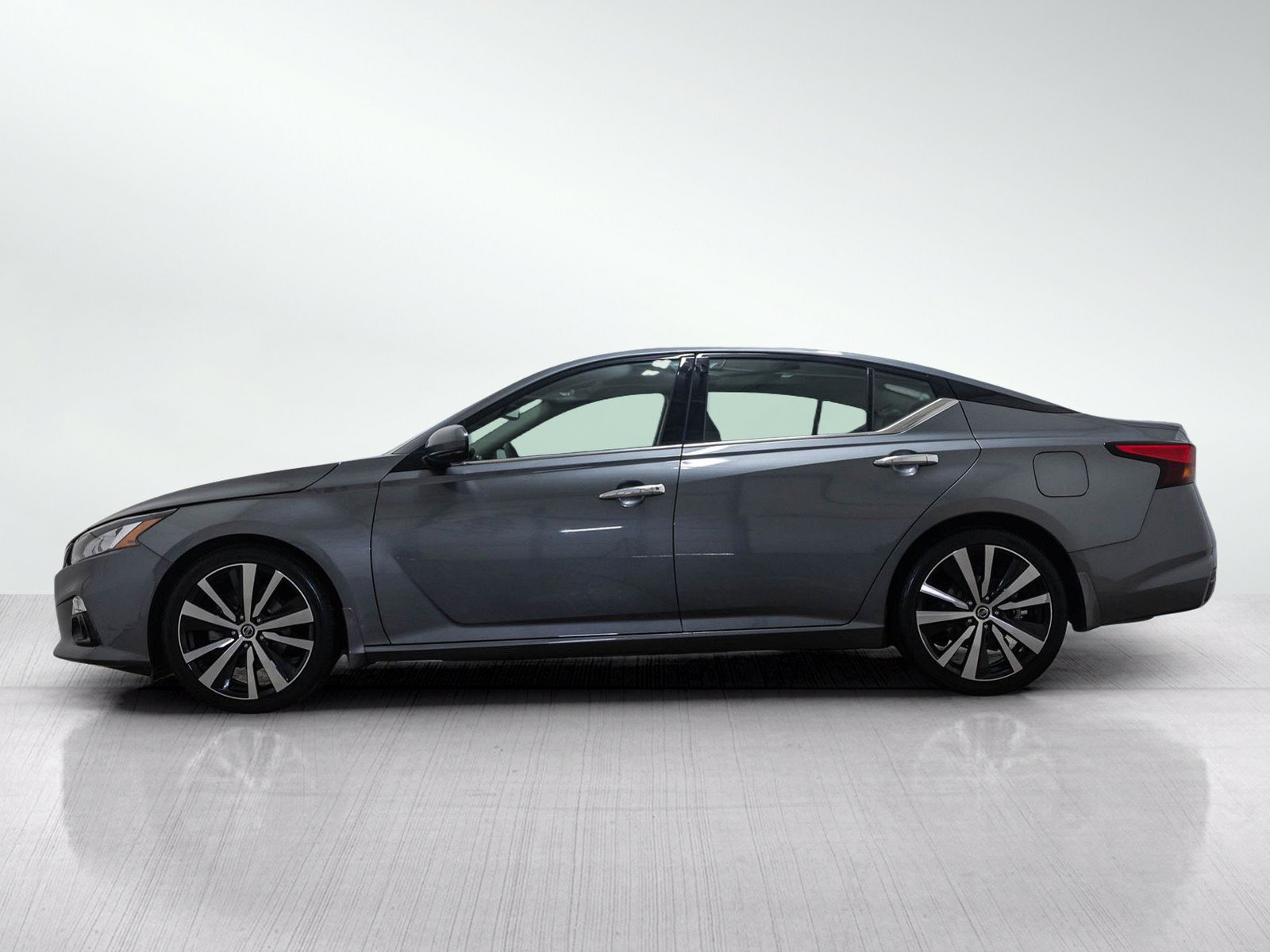Used 2020 Nissan Altima 2.5 Platinum FWD image 3