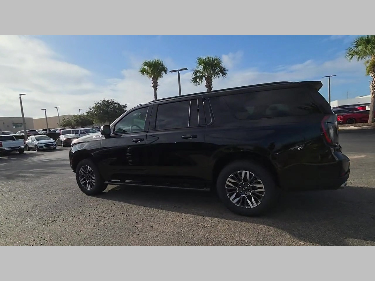New 2026 Chevrolet Suburban Z71 w/ Z71 Off-Road Package AWD/4WD image 24