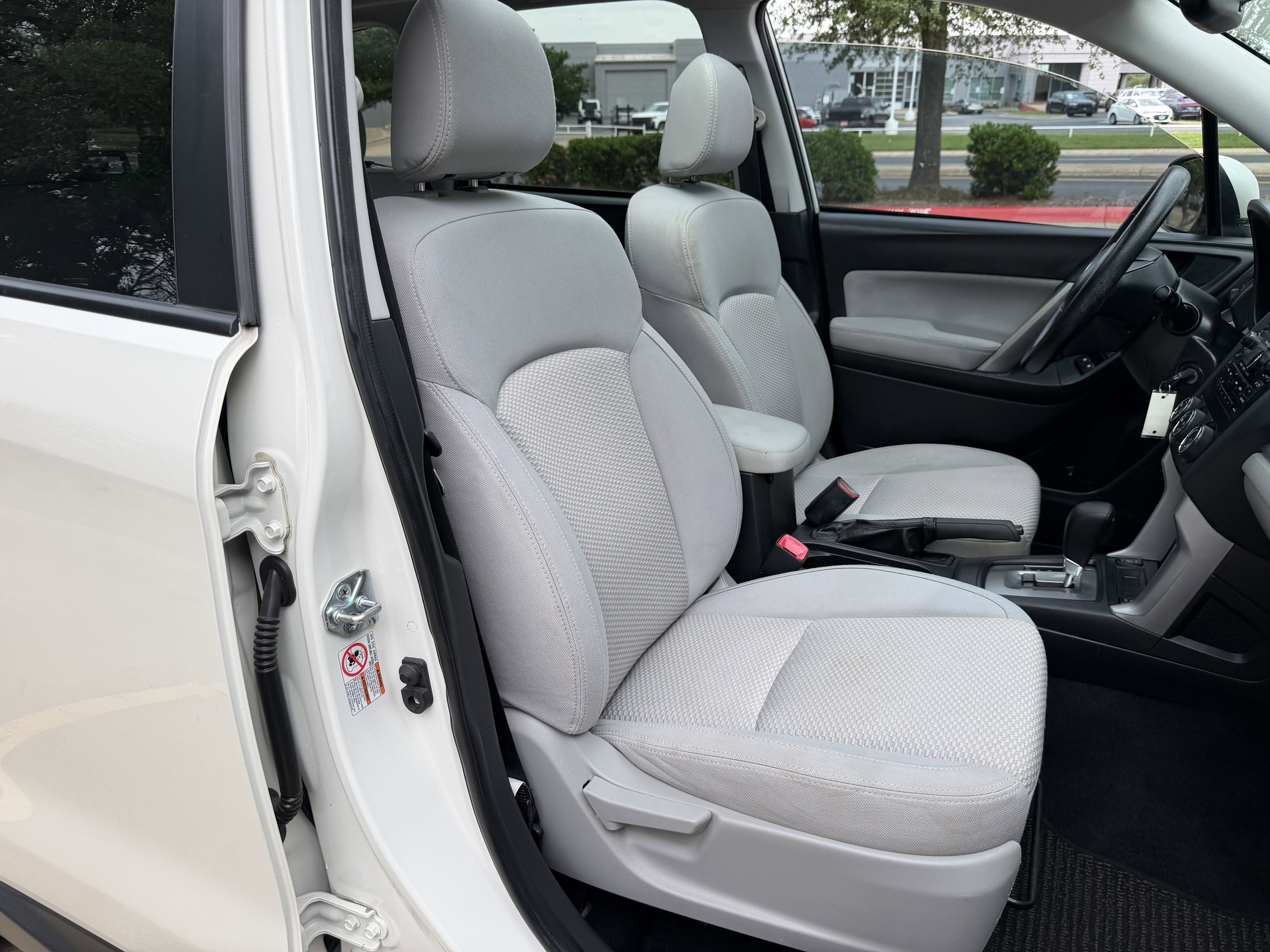Used 2015 Subaru Forester 2.5i Premium w/ Popular Package #2 AWD/4WD image 10