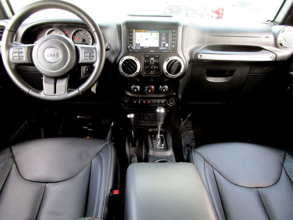 Used 2018 Jeep Wrangler Unlimited Sahara w/ Connectivity Group image 2