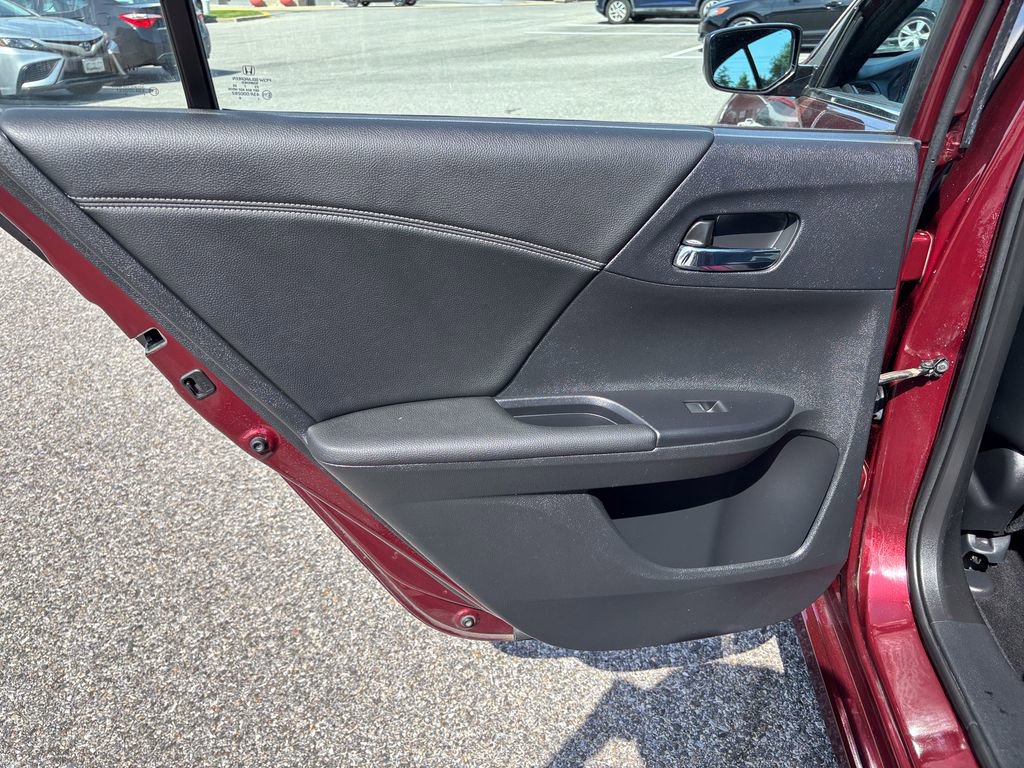 Used 2017 Honda Accord Sport image 41