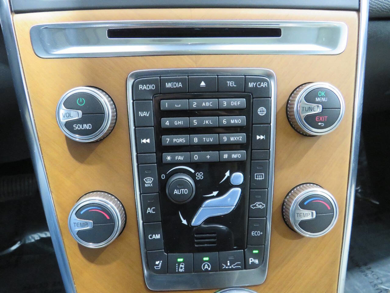 Used 2017 Volvo XC60 T5 Inscription w/ Advanced Package FWD image 21