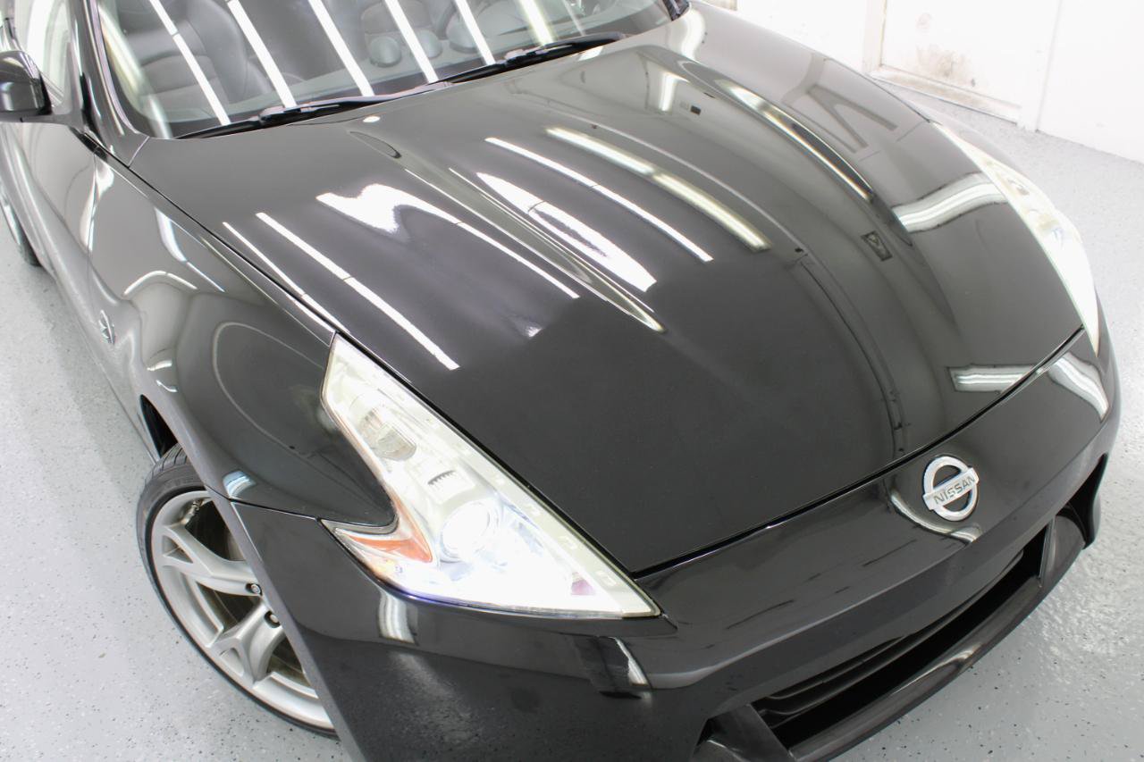 Used 2010 Nissan 370Z Touring w/ Sport Pkg RWD image 18