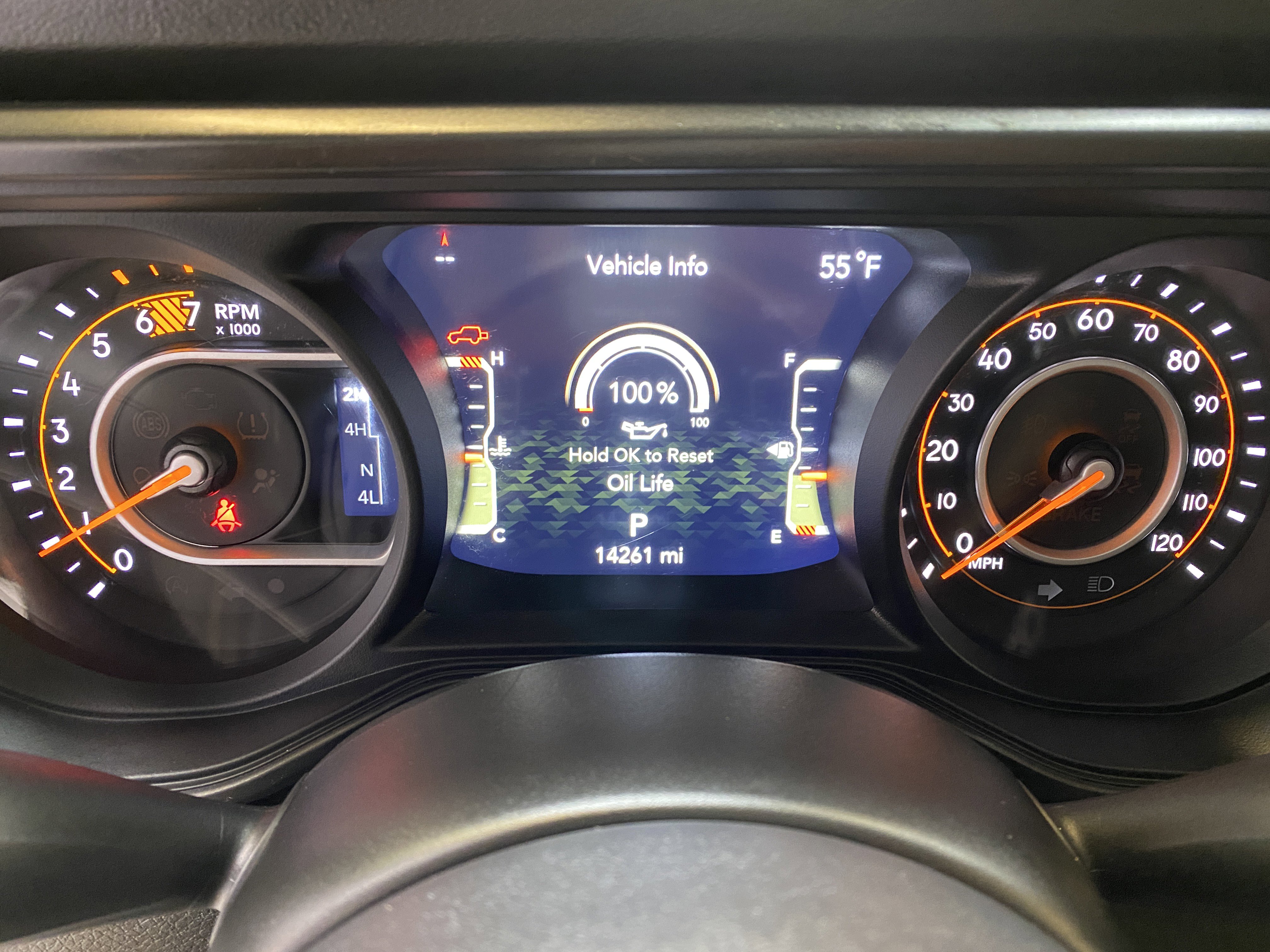 Used 2025 Jeep Wrangler Sahara image 36