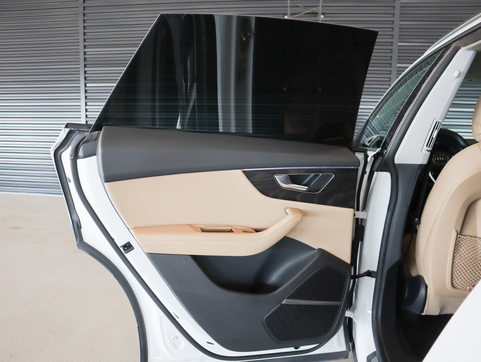 Used 2023 Audi Q8 Premium Plus w/ Premium Plus Package image 25