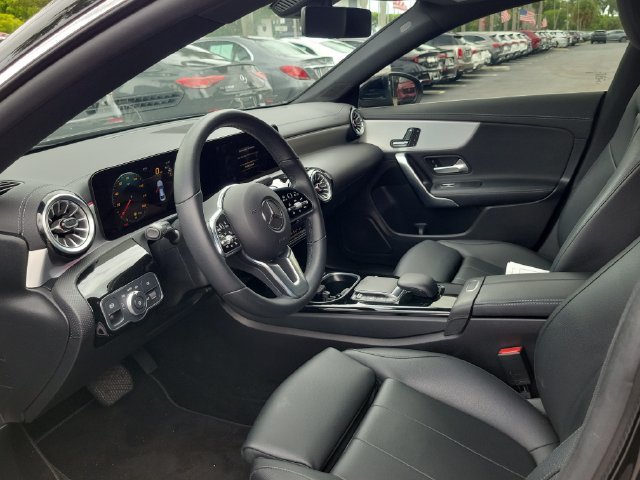 Used 2023 Mercedes-Benz CLA 250 image 15