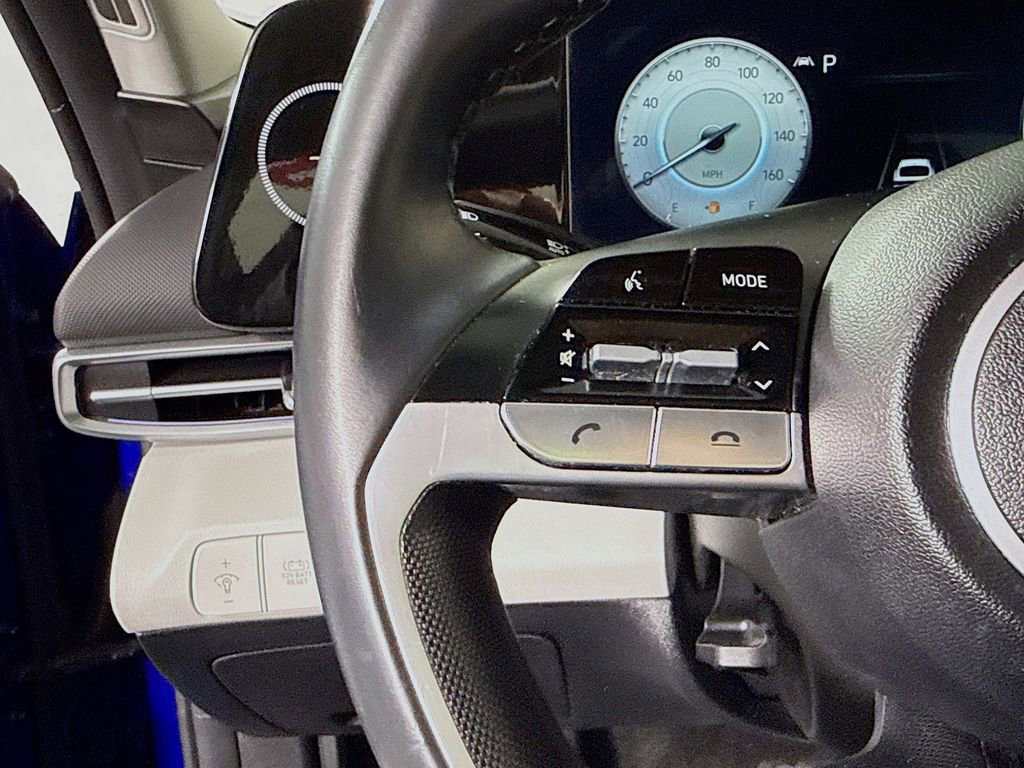 Certified 2023 Hyundai Elantra Limited image 21