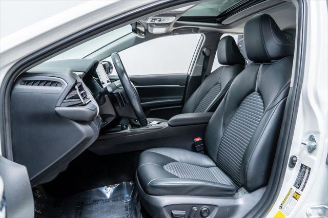 Used 2022 Toyota Camry SE w/ Convenience Package FWD image 5