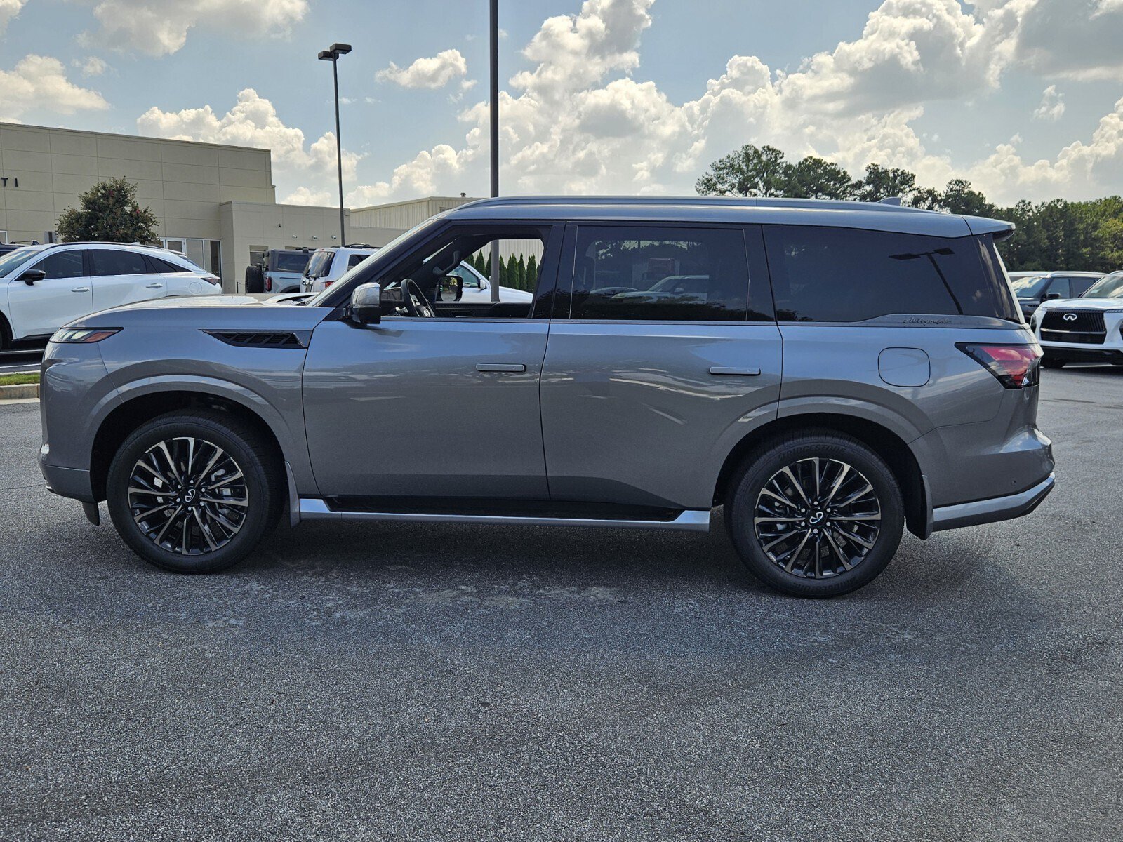 New 2027 INFINITI QX80 Autograph AWD/4WD image 9