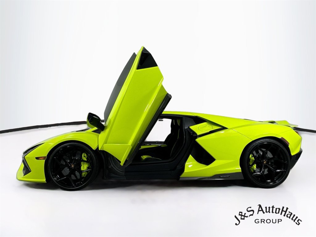 Used 2024 Lamborghini Revuelto AWD/4WD image 4
