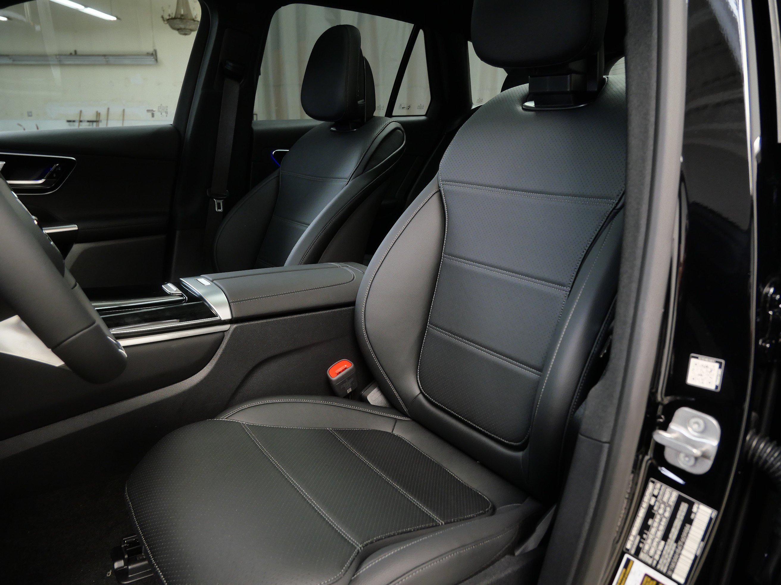 New 2026 Mercedes-Benz GLC 300 4MATIC image 3