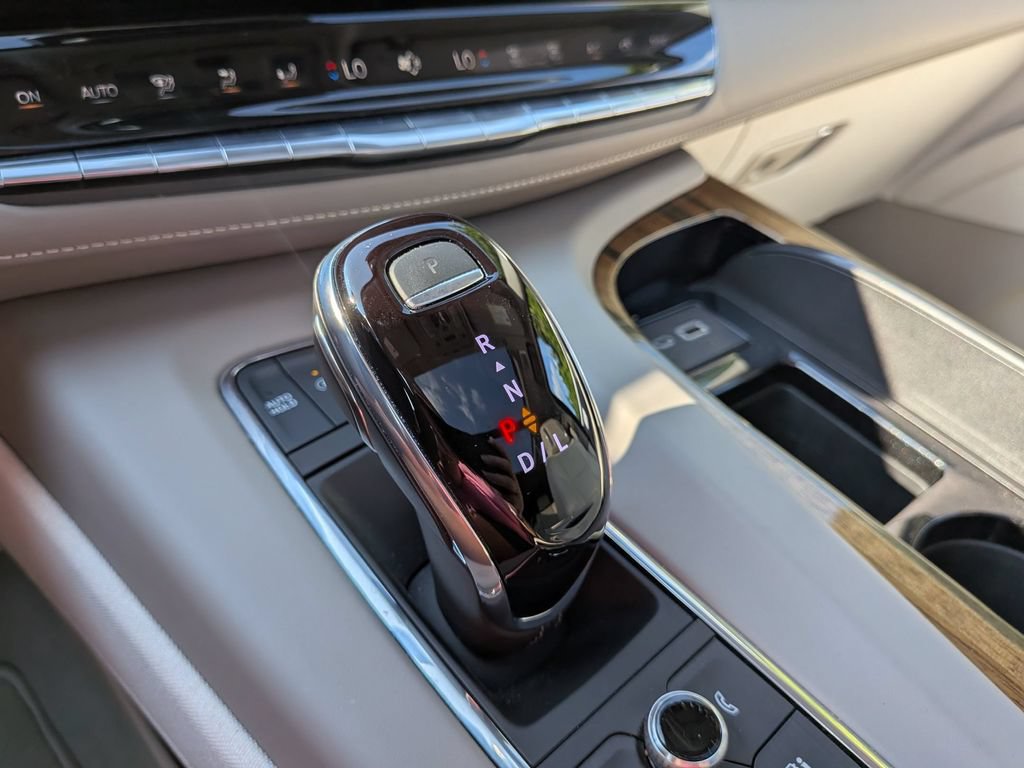 Certified 2023 Cadillac Escalade Premium Luxury Platinum AWD/4WD image 19