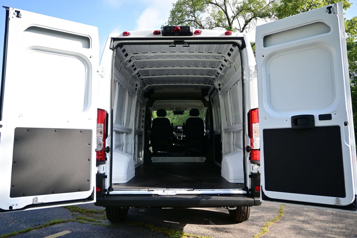 New 2026 RAM ProMaster 3500 w/ Cold Weather Group FWD image 21