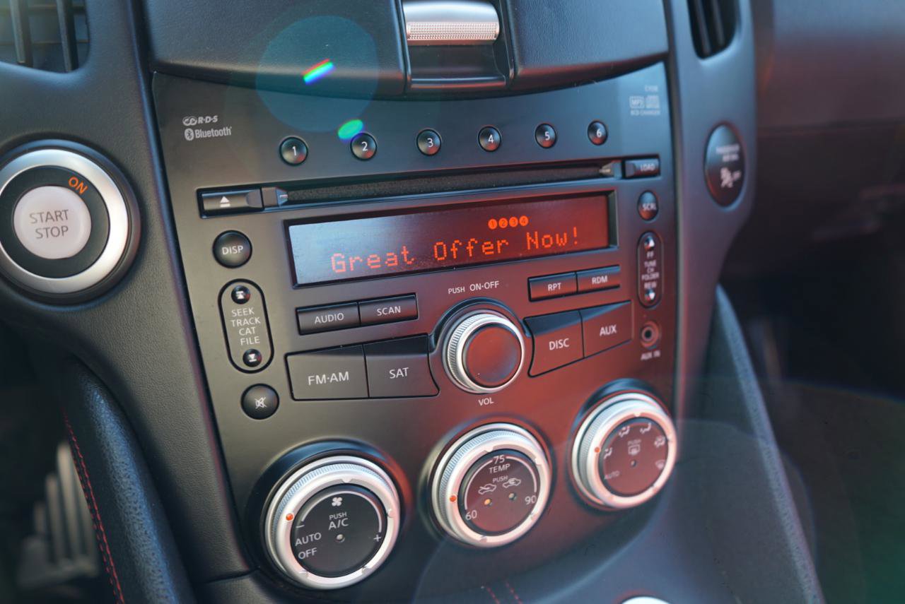 Used 2010 Nissan 370Z Touring w/ Sport Pkg image 35