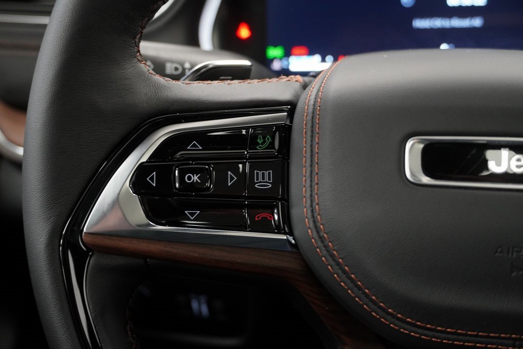 New 2025 Jeep Grand Cherokee Summit w/ Obsidian Package image 26