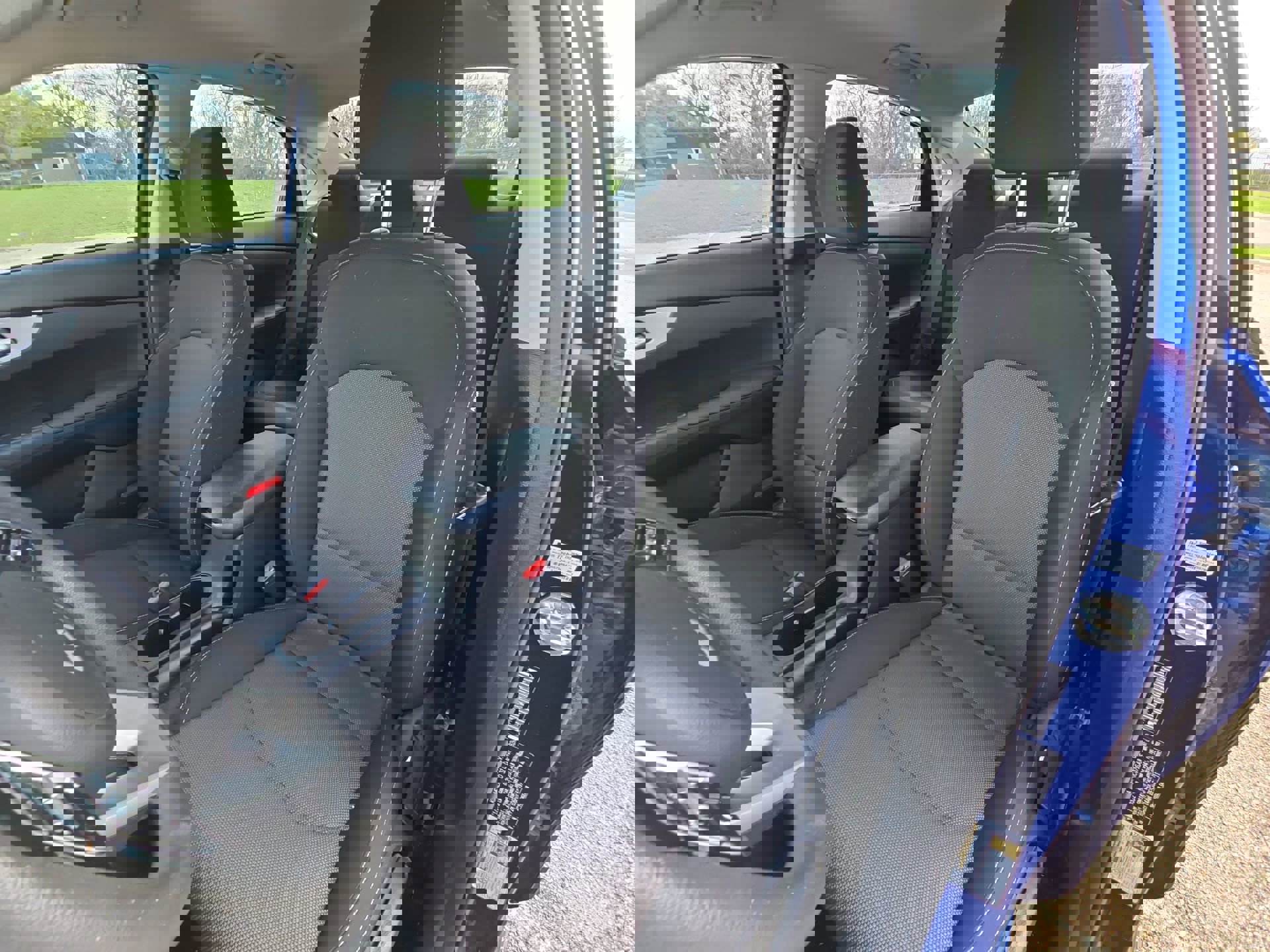 Used 2023 Kia Forte LXS image 11