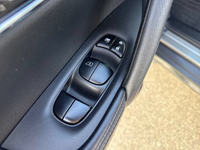 Used 2019 Nissan Rogue SV w/ Premium Package AWD/4WD image 25