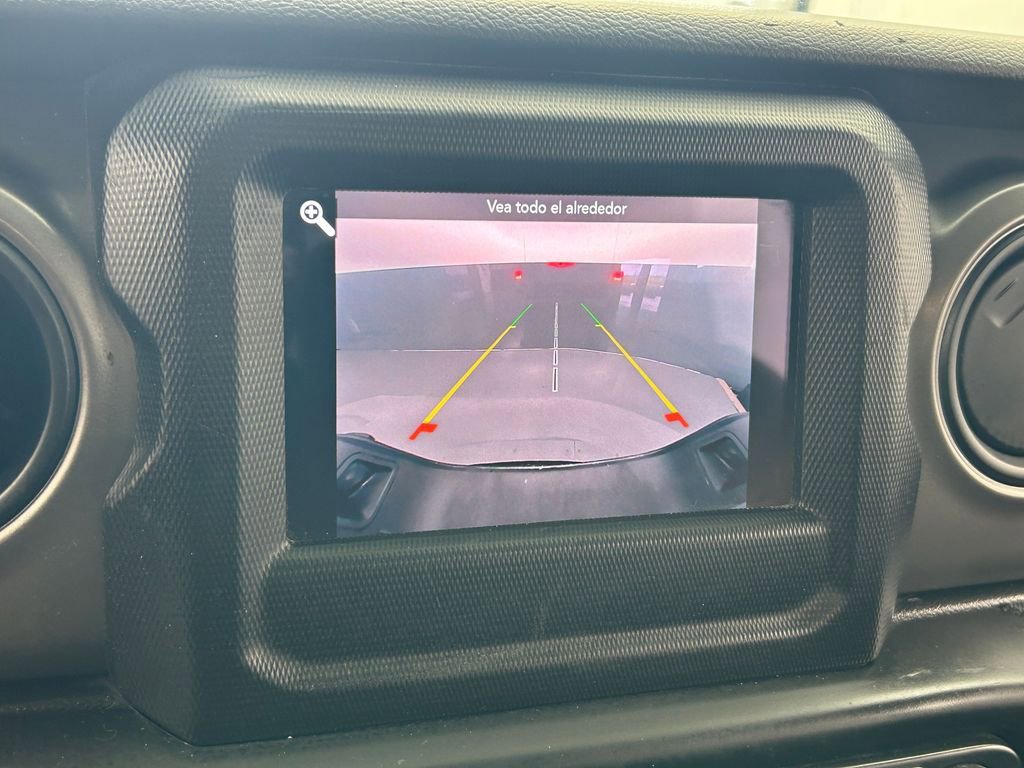 Used 2022 Jeep Gladiator Sport image 11