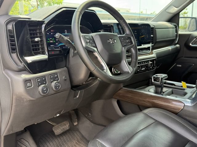 Used 2024 Chevrolet Silverado 1500 LT Trail Boss w/ LT Trail Boss Premium Package AWD/4WD image 11