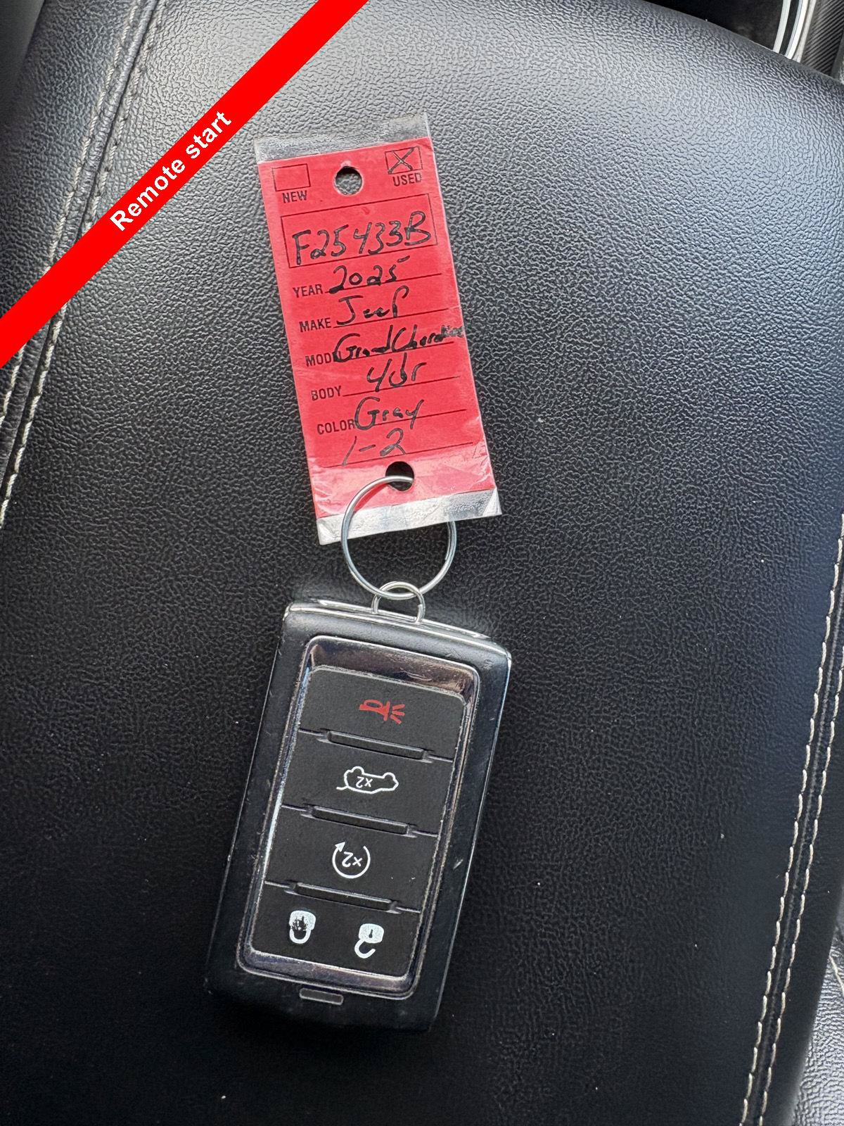 Used 2025 Jeep Grand Cherokee L Altitude AWD/4WD image 31