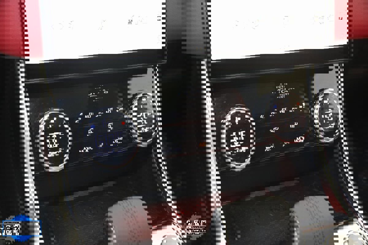 Used 2024 Jaguar XF R-Dynamic SE image 33