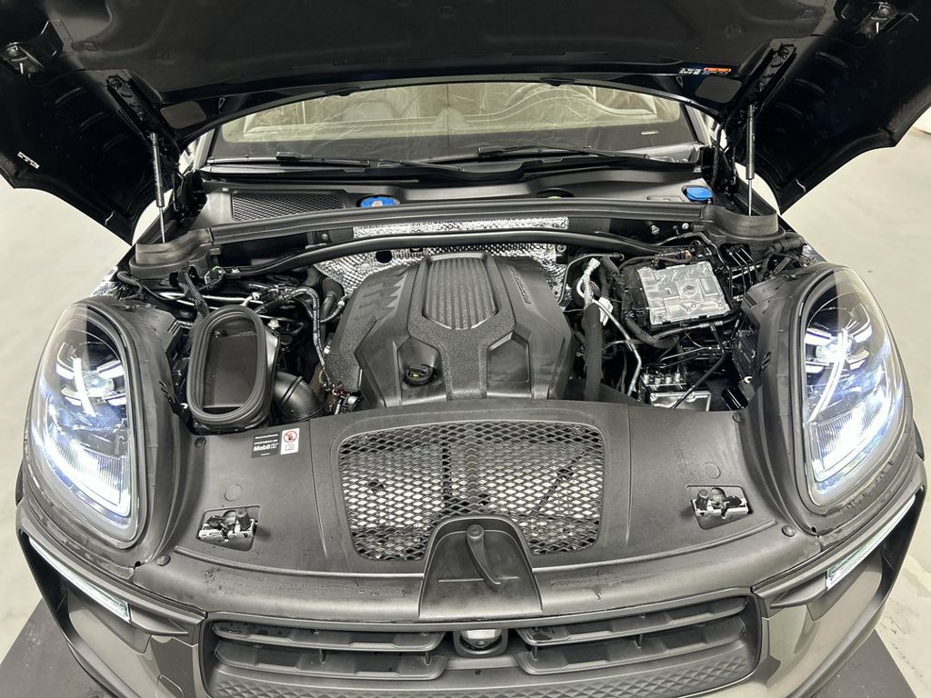 Certified 2026 Porsche Macan Turbo AWD/4WD image 25