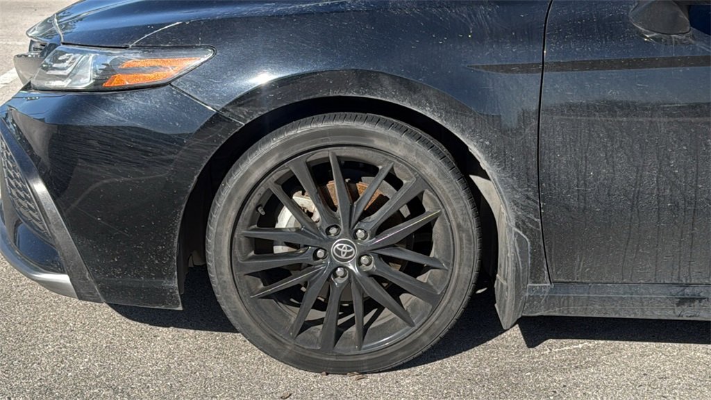 Used 2021 Toyota Camry XSE image 6