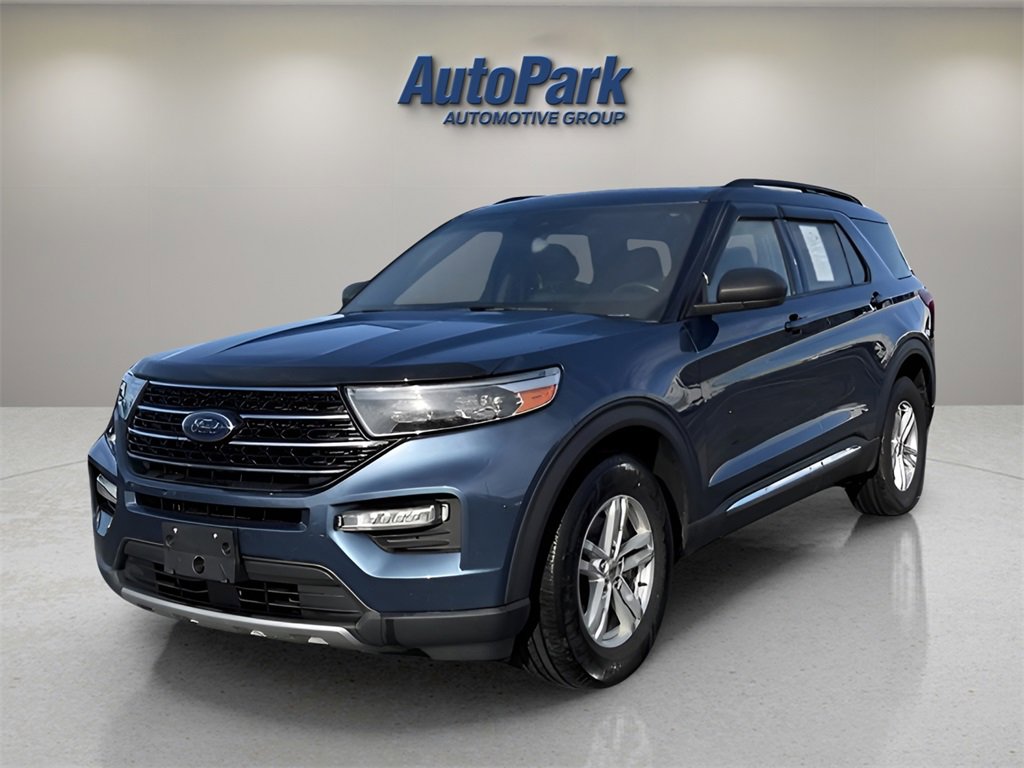 Certified 2020 Ford Explorer XLT w/ Equipment Group 202A image 3