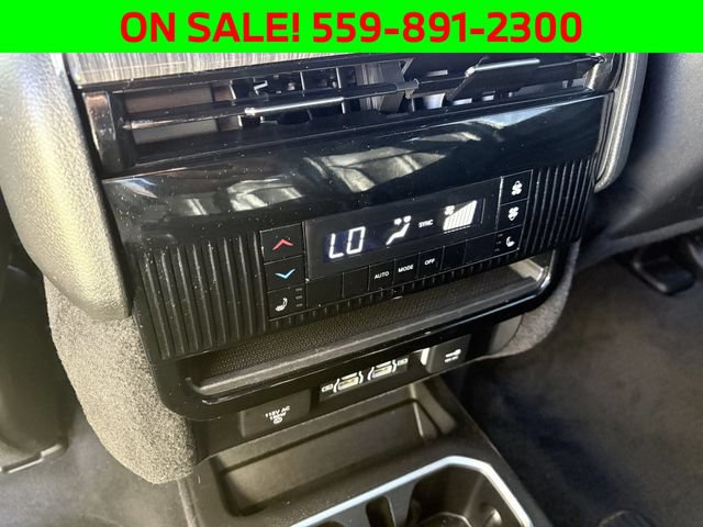 Used 2022 Jeep Wagoneer Series III w/ Premium Group I RWD image 10