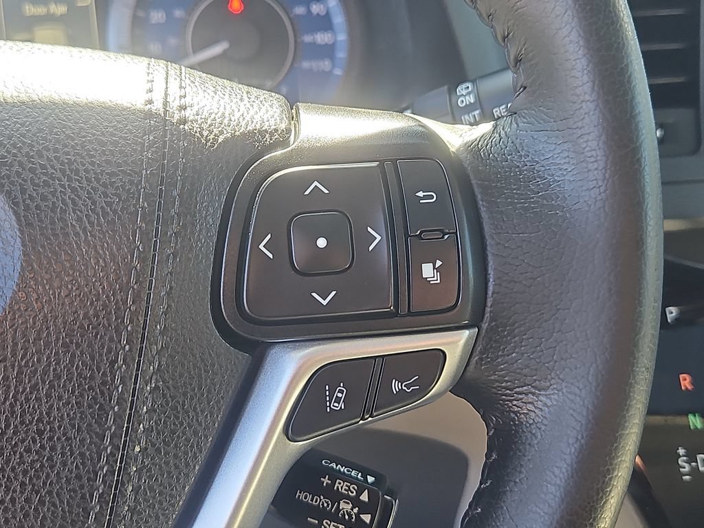 Used 2020 Toyota Sienna XLE w/ XLE Navigation Package AWD/4WD image 23