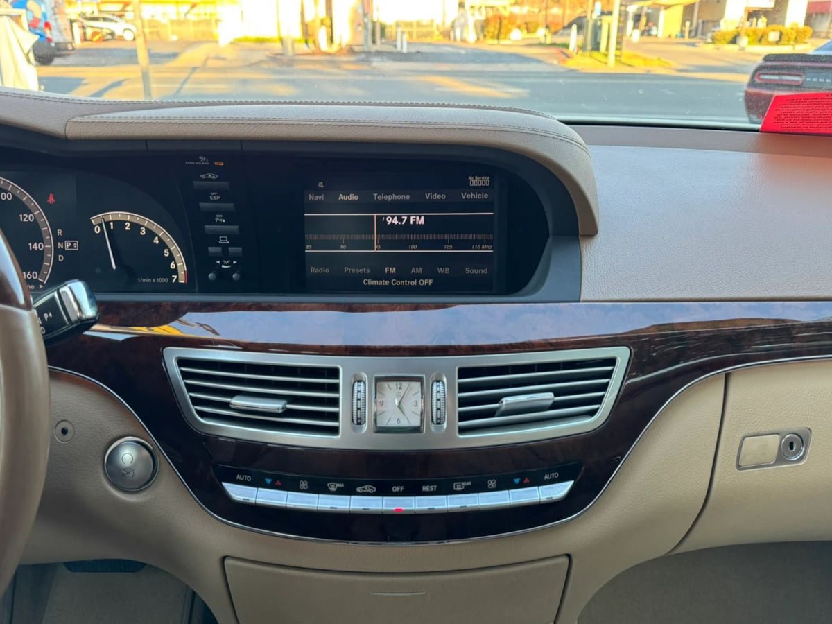 Used 2009 Mercedes-Benz S 550 image 29