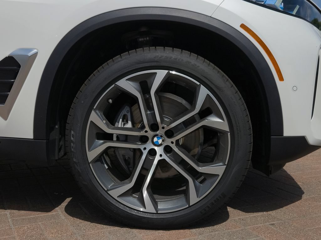 New 2026 BMW X5 sDrive40i w/ Premium Package RWD image 5