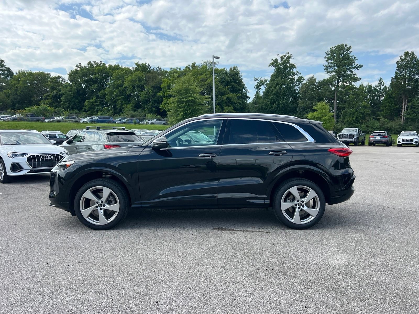 Used 2025 Audi Q5 Premium Plus w/ Premium Plus AWD/4WD image 8
